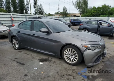 2023 Alfa Romeo Giulia Sprint z USA, uszkodzony, nr VIN ZARFAMAN5P7670336